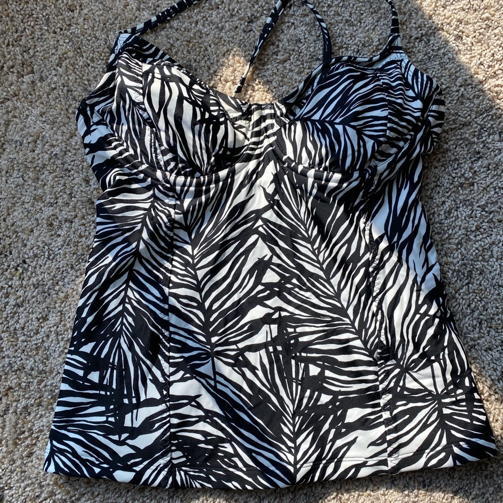 Athleta structured tankini bathing suit top